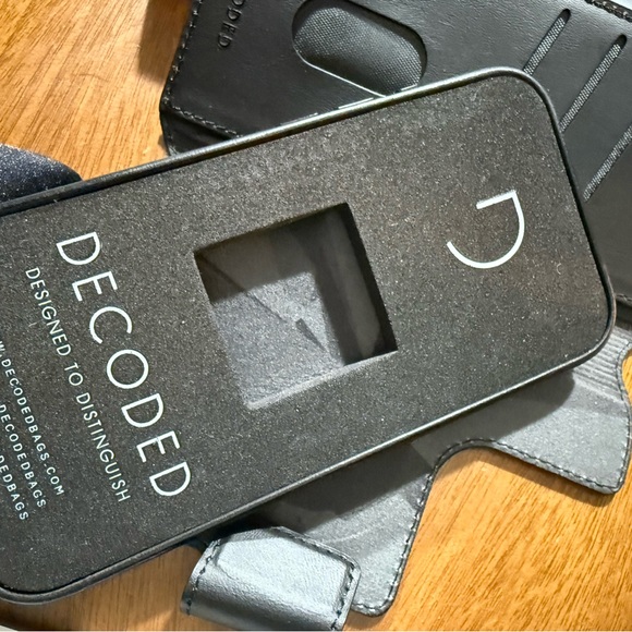 iPhone 15 Pro leather case - Picture 5 of 5